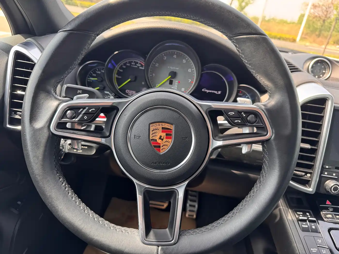 Porsche Cayenne New Energy 2016 Cayenne S E-Hybrid 3.0T фото 18