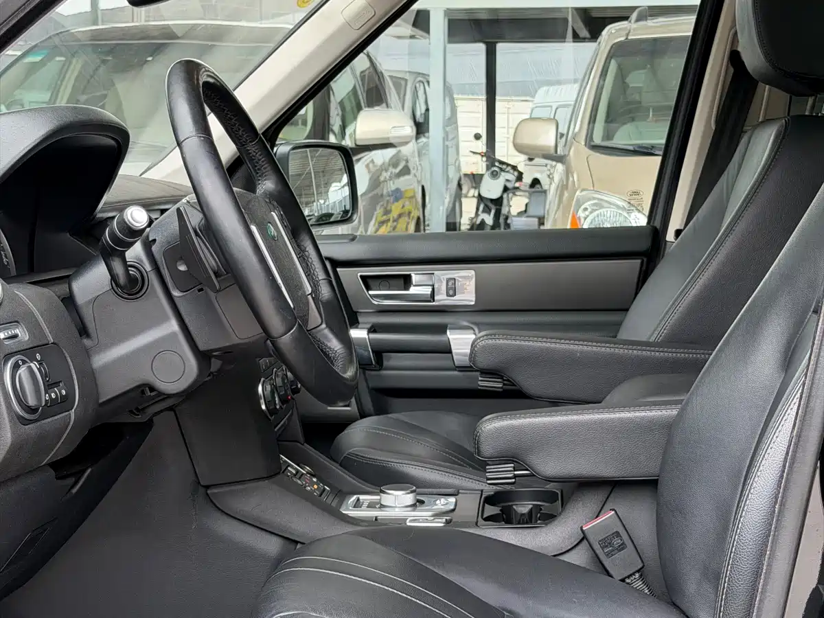 Land Rover Discovery 2013 3.0 SDV6 HSE Diesel фото 5