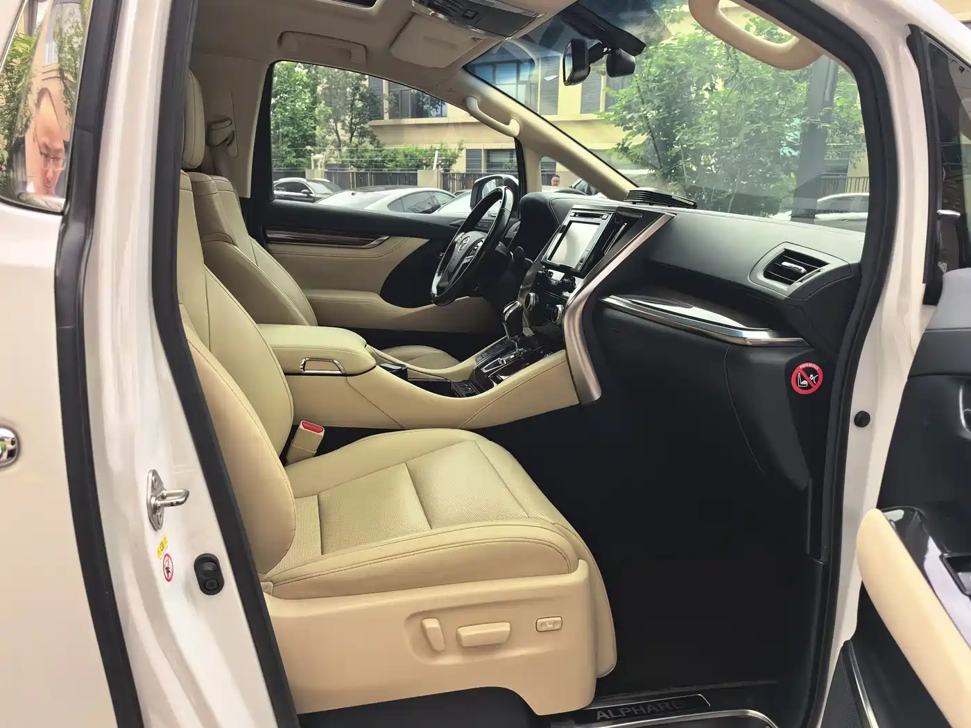 Toyota Alphard 2015 3.5L Luxury Edition фото 16