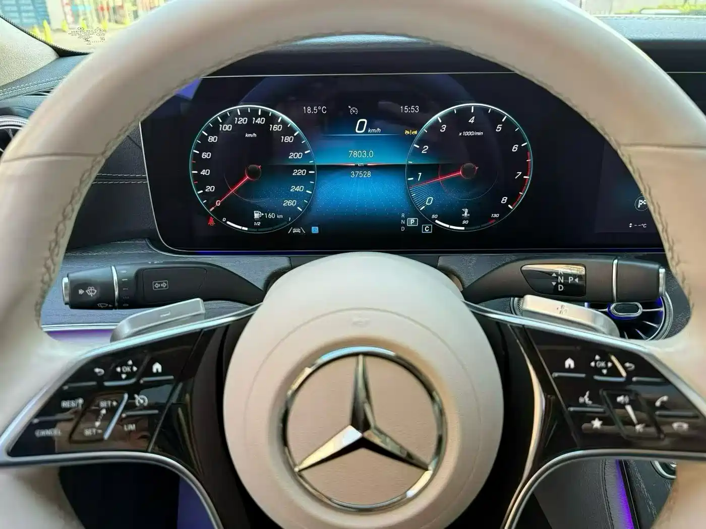 Mercedes-Benz CLS 2023 Model CLS 300 Luxury Version фото 9