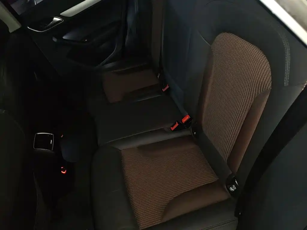 Audi Q3 2018 30th Anniversary Edition 30 TFSI Fashion фото 17