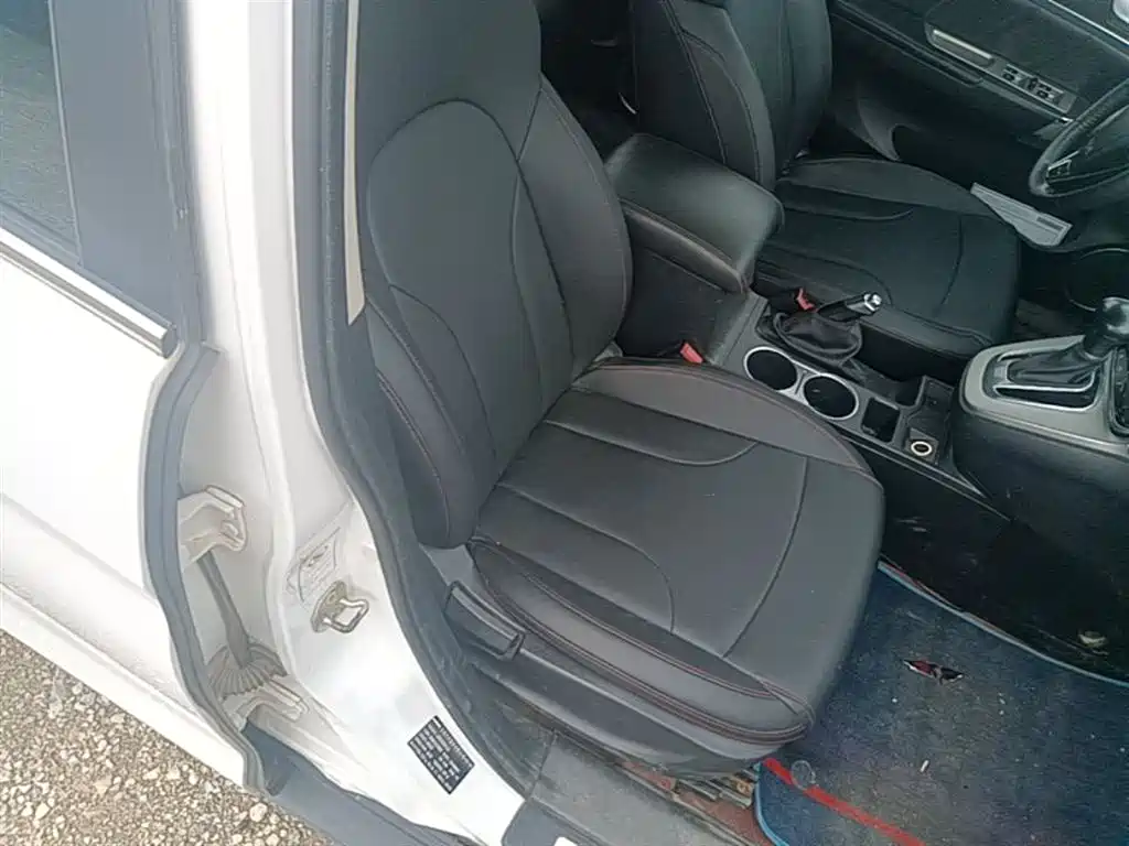 Haval M6 2017 1.5T Automatic 2WD Premium фото 25