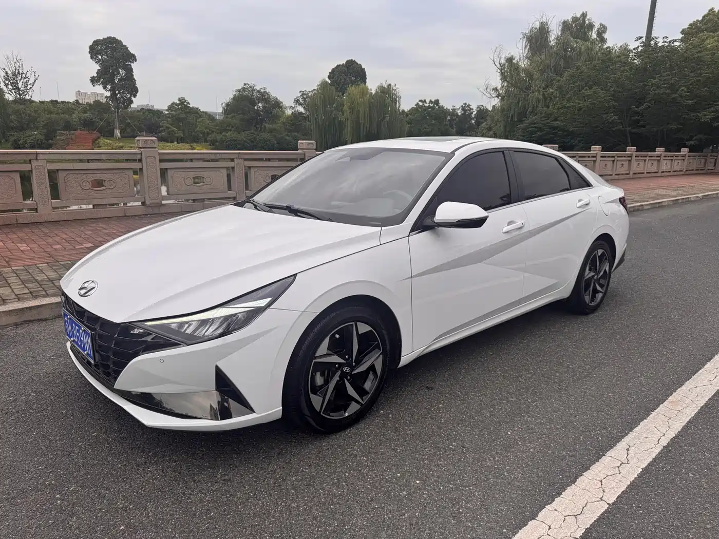 Hyundai Elantra 2021 1.5L CVT GLX Elite Edition фото 2