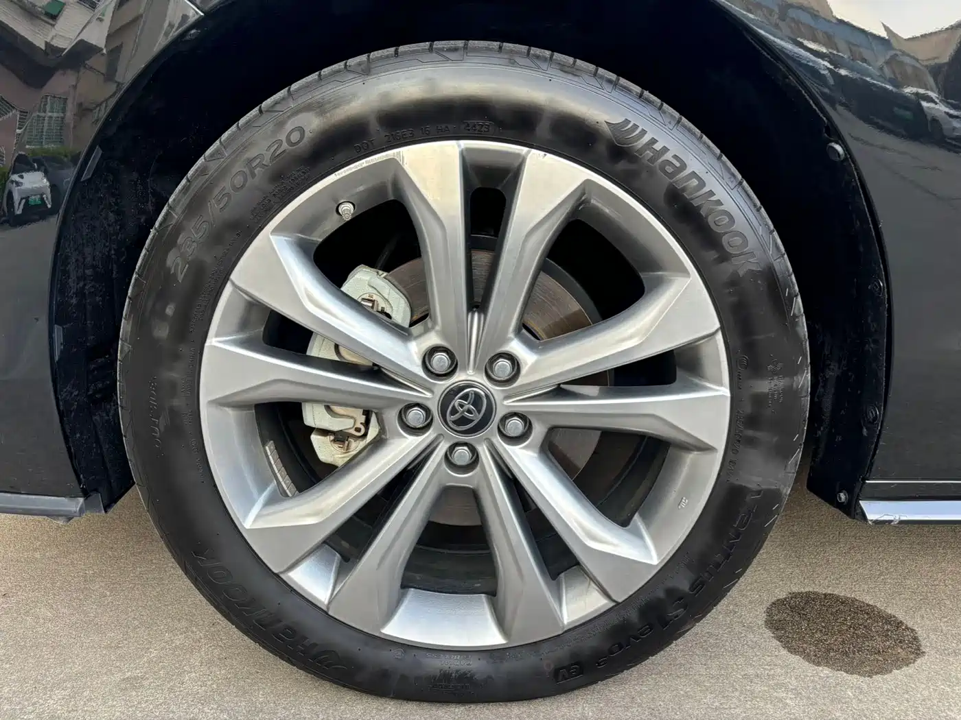 Toyota Sienna 2023 2.5L Hybrid Premium Edition фото 6