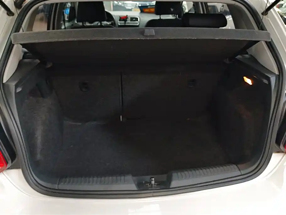 Volkswagen Polo 2016 1.6L Automatic Comfort фото 4