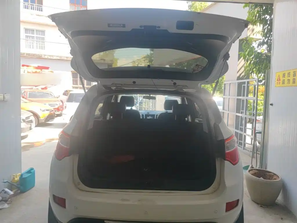 Фото 19 - Changan CS35