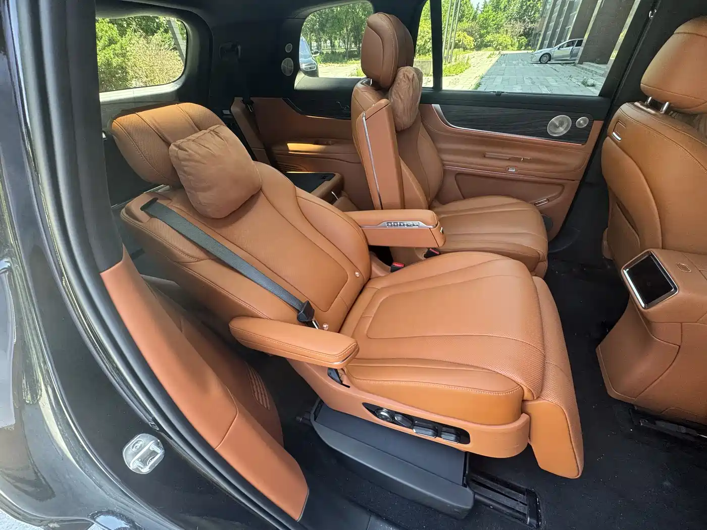AITO Wenjie AITO M9 2025 Extended Range Ultra 52kWh 6-Seater фото 14