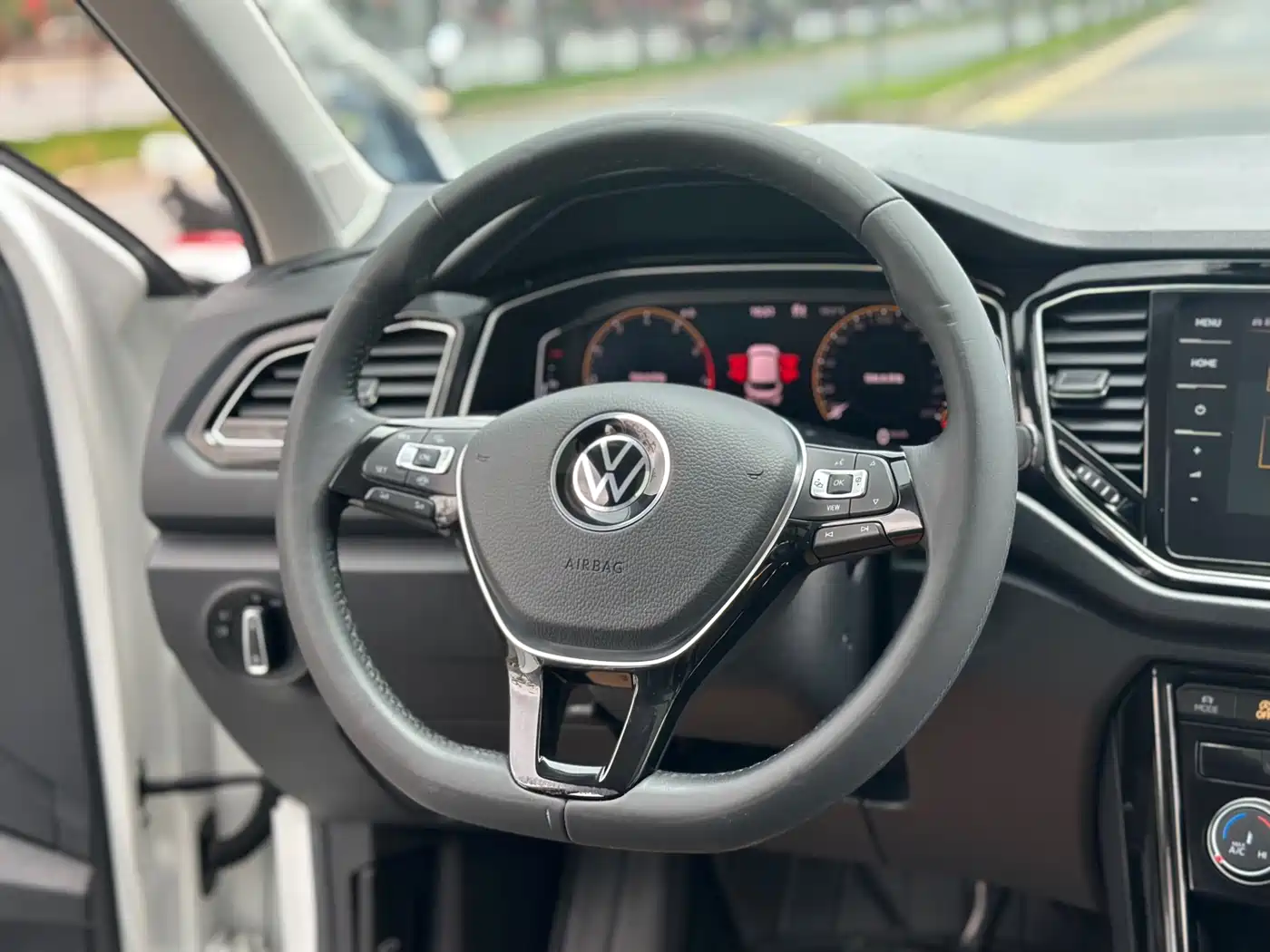 Volkswagen T-ROC 2022 280TSI DSG 2WD Comfort PLUS фото 10