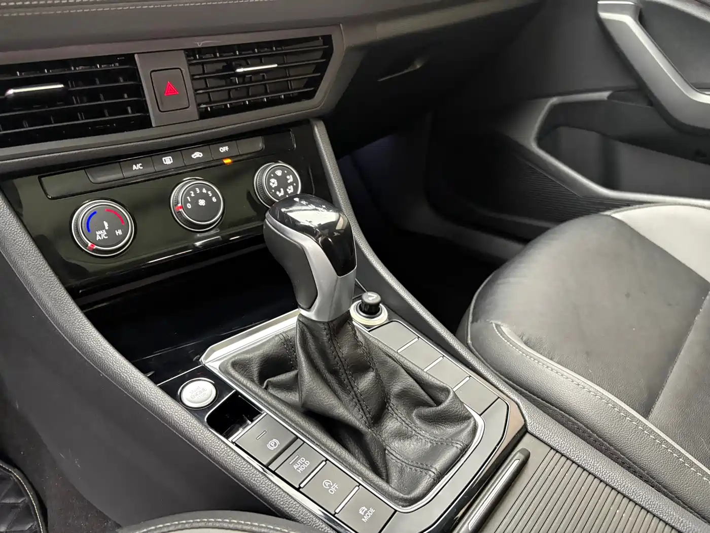 Volkswagen Sagitar 2021 200TSI DSG Comfort Smart Edition фото 9