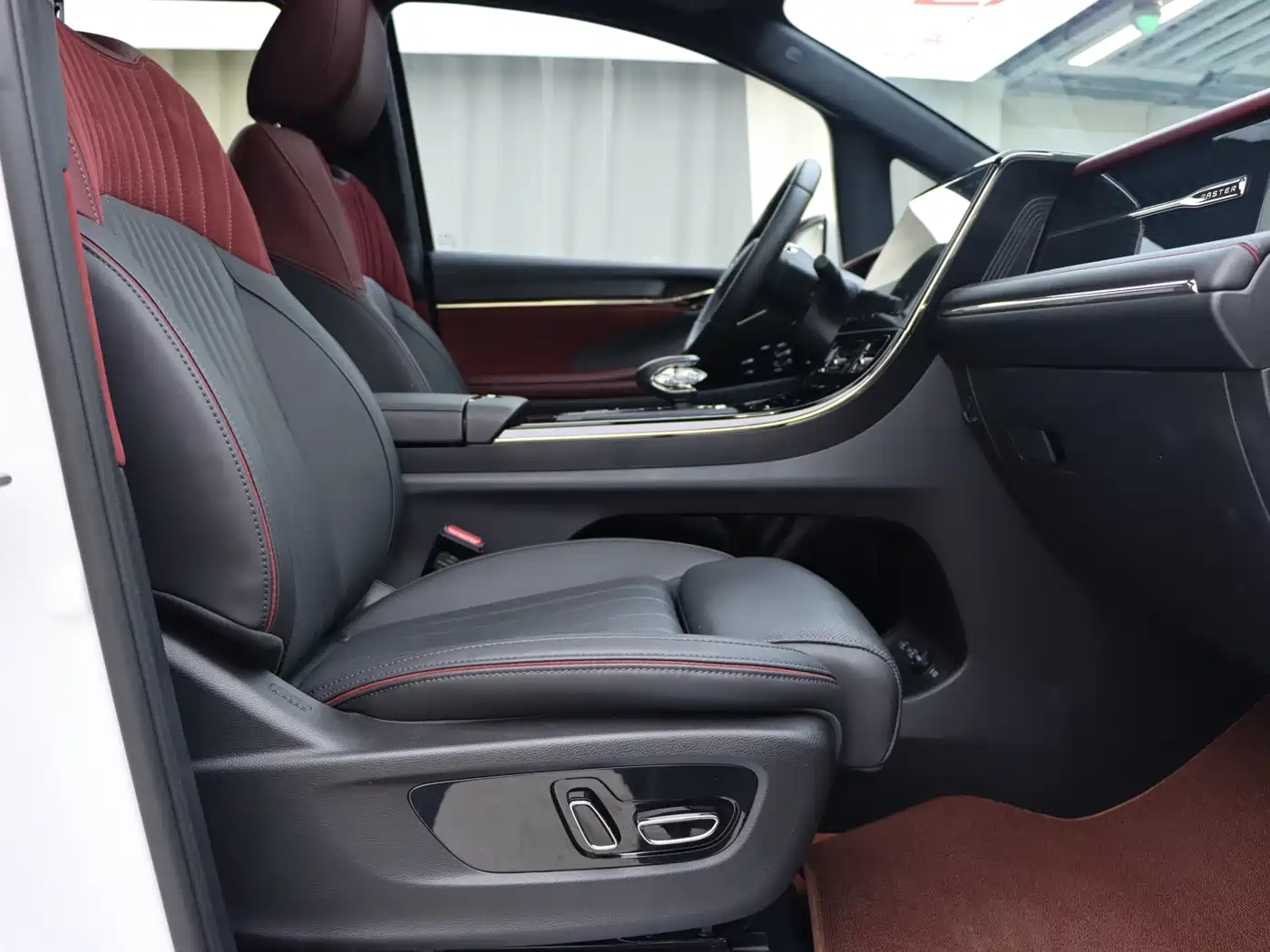 GAC Trumpchi Trumpchi M8 2024 Patriarch Series 400T Ultimate Edition фото 7