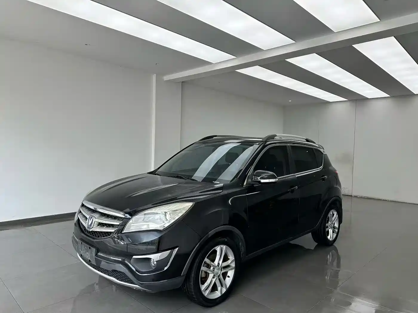 Фото 1 - Changan CS35