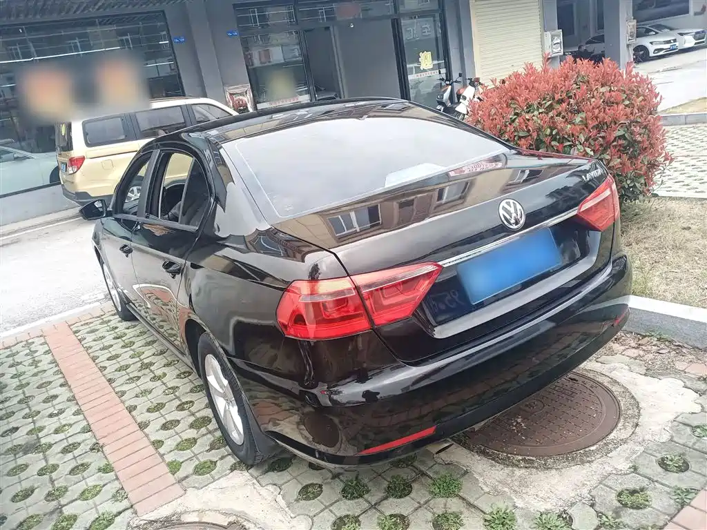 Volkswagen Lavida 2015 1.6L Automatic Trend Edition фото 5