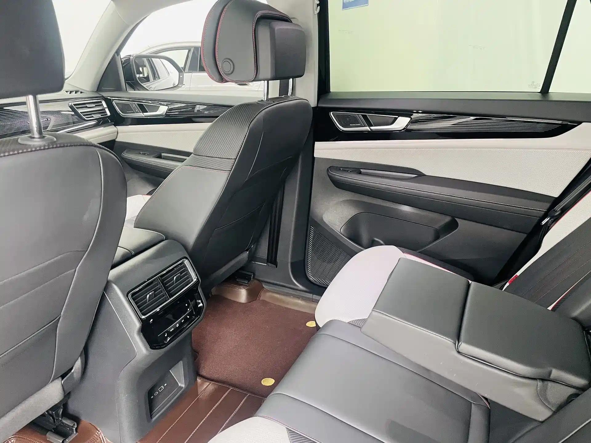 صورة 11 - Volkswagen Teramont