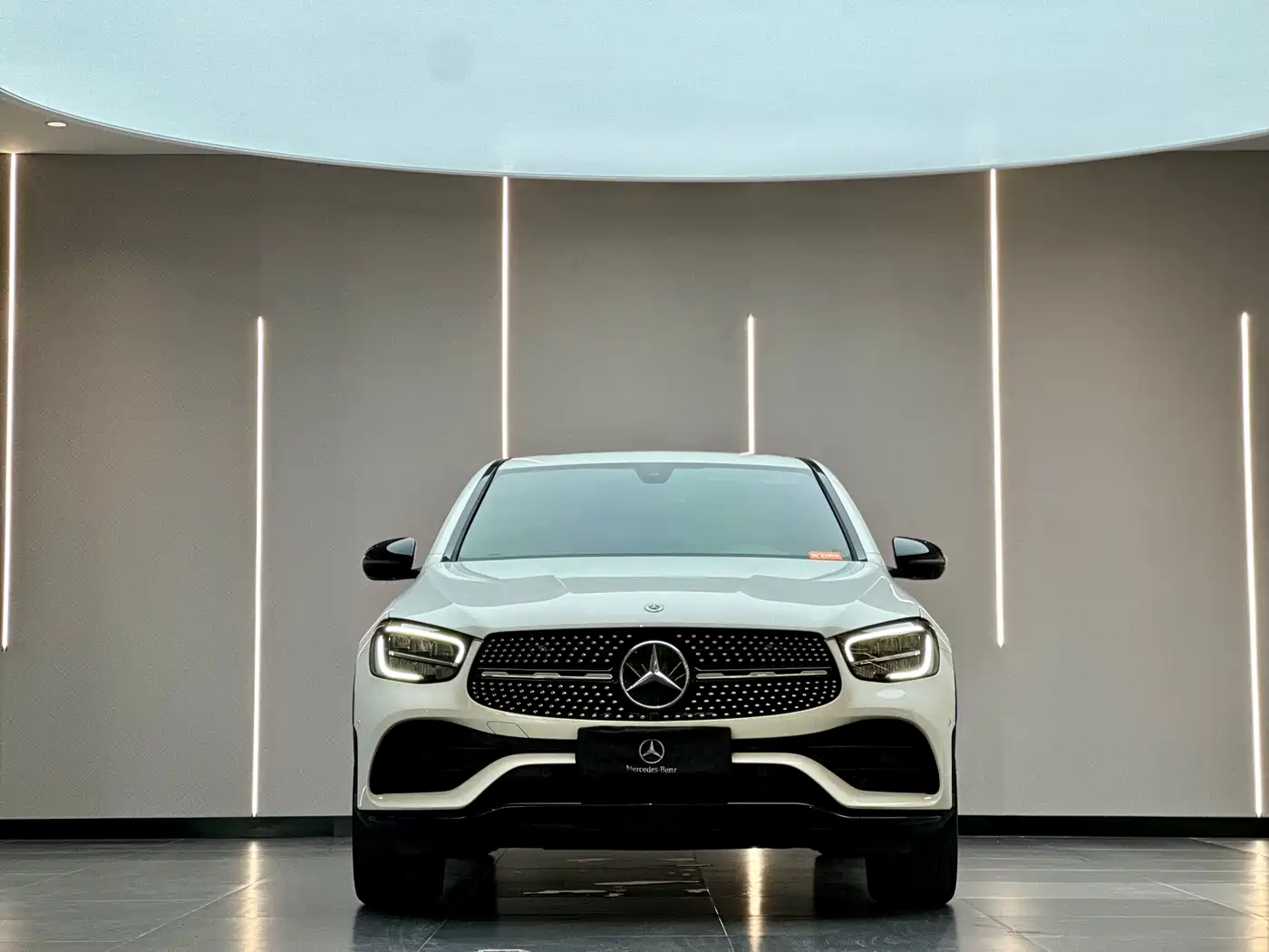 Mercedes-Benz GLC Coupe 2023 Model GLC 260 4MATIC Coupe SUV фото 2