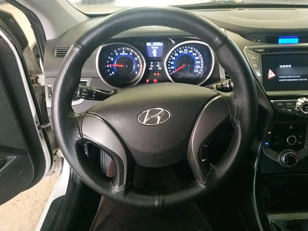 Hyundai Langdong 2015 1.6L Manual Premium фото 3