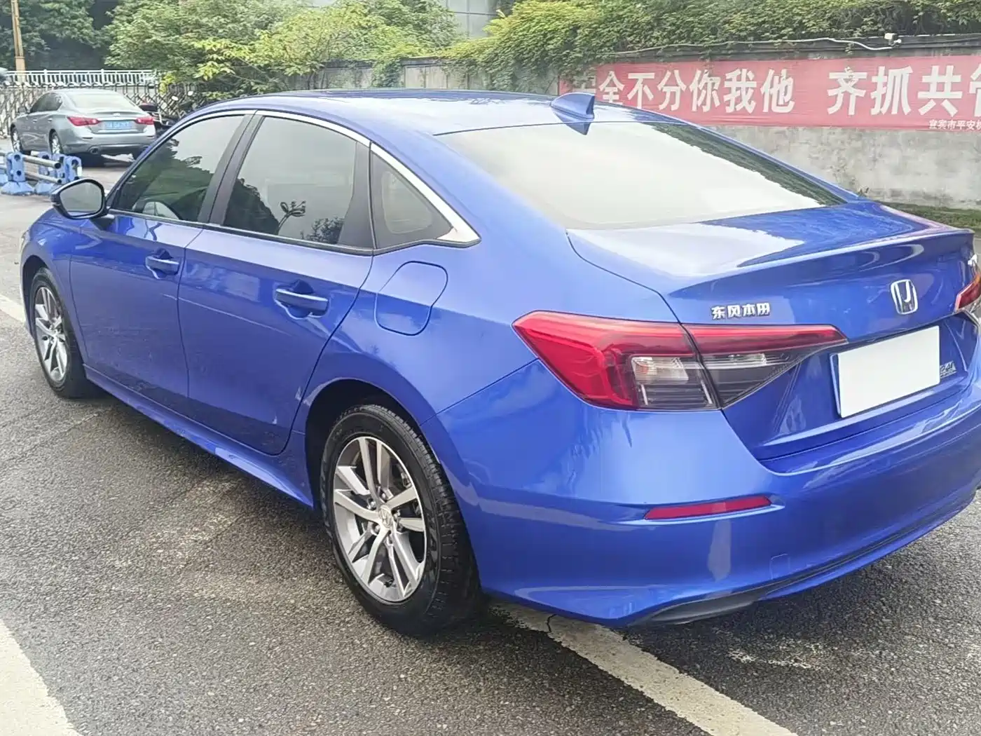 Фото 8 - Honda Civic