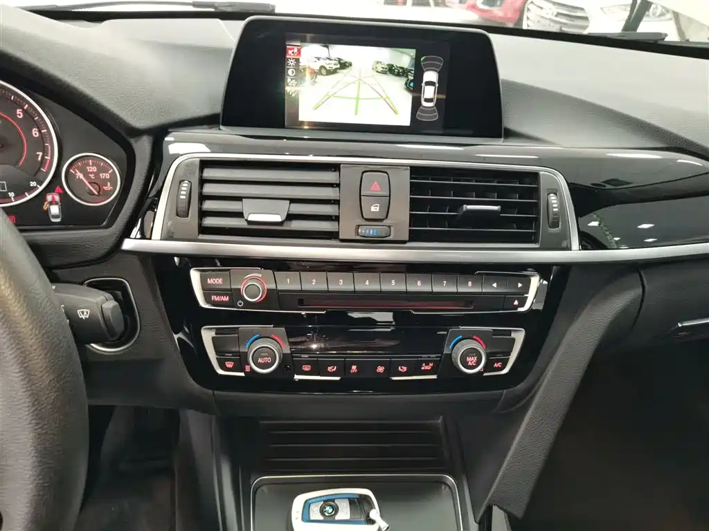 BMW 3 Series 2017 320Li M Sport фото 9