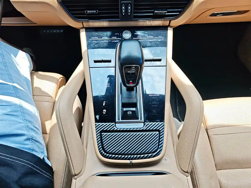 Porsche Cayenne New Energy 2019 Cayenne E-Hybrid 2.0T фото 17