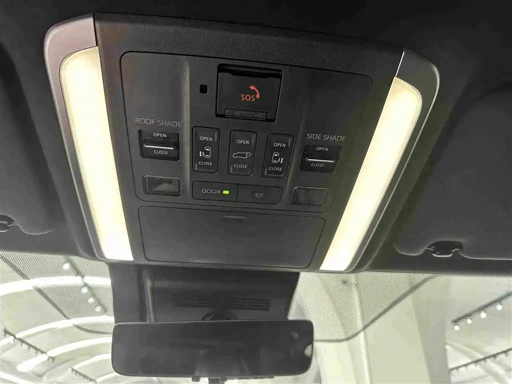 Toyota Vellfire 2026 2025 Crown Hybrid 2.5L Ink Gold Executive Edition