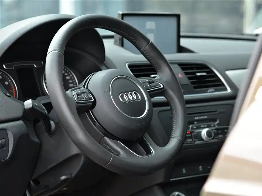Audi Q3 2015 35 TFSI quattro Technology фото 6