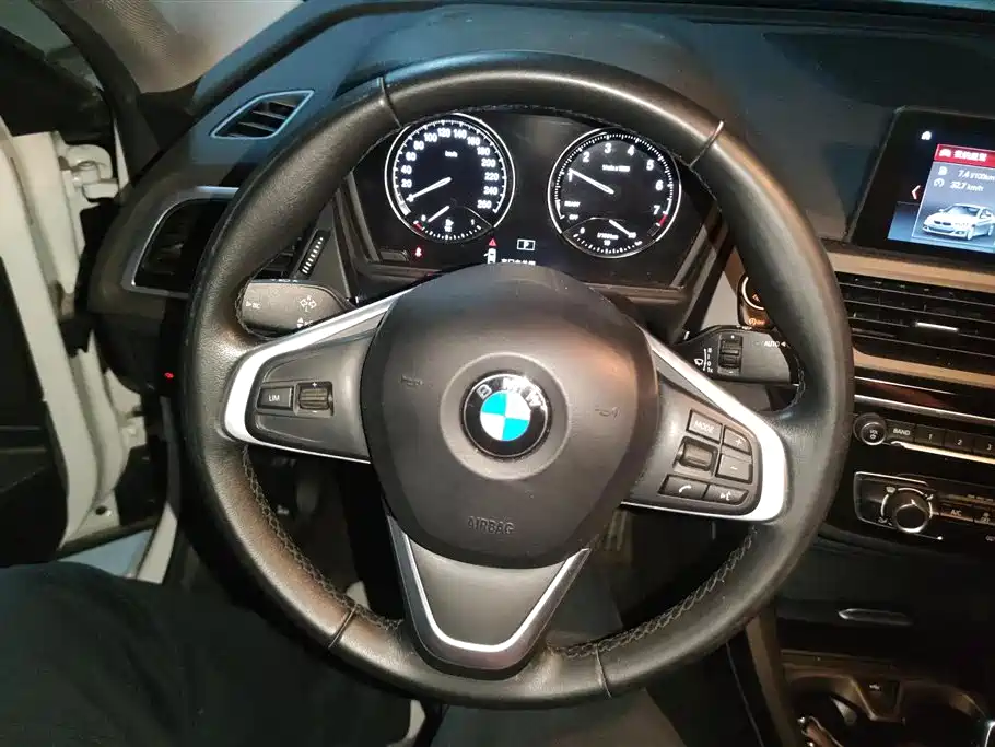 BMW 1 Series 2021 120i M Sport фото 15