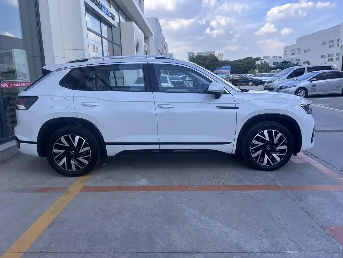 Volkswagen Tayron 2023 380TSI 4WD R-Line High-Performance Edition фото 14