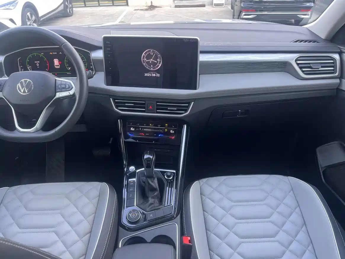 Volkswagen Tayron 2023 380TSI 4WD R-Line High-Performance Edition фото 4