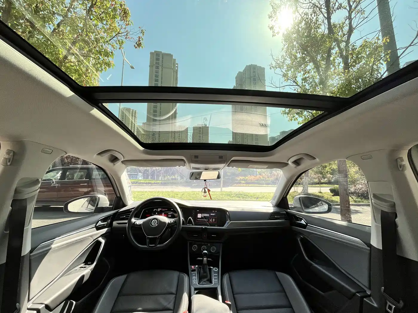Volkswagen Sagitar 2023 300TSI DSG Surpassing Edition фото 6