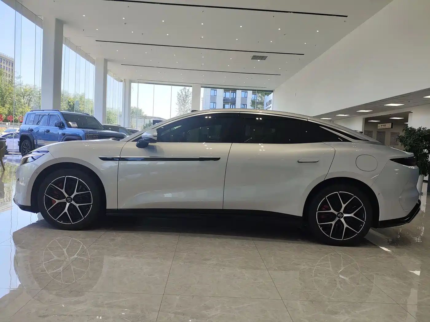 BYD Han L 2025 EV AWD LiDAR Flagship фото 8