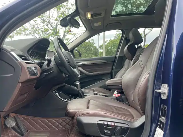 BMW X1 2018 sDrive18Li Premium Model — фото 4