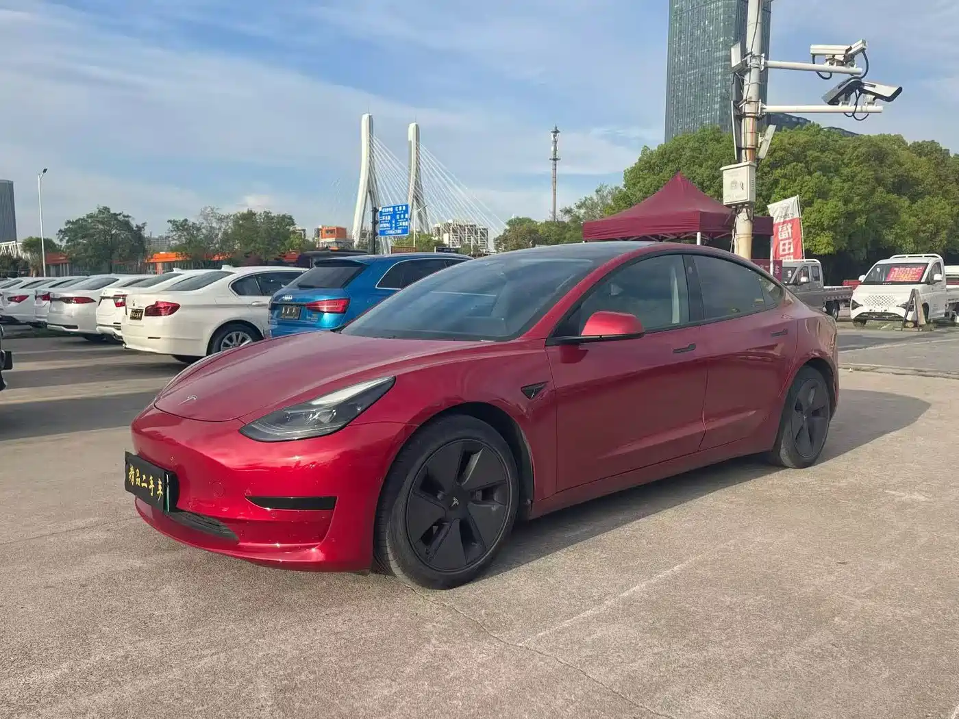 TESLA MODEL 3
