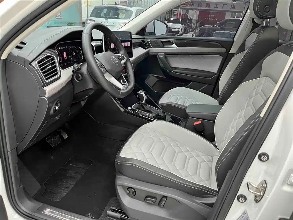 Volkswagen Tayron 2023 280TSI 2WD Luxury Plus Advanced Edition фото 11
