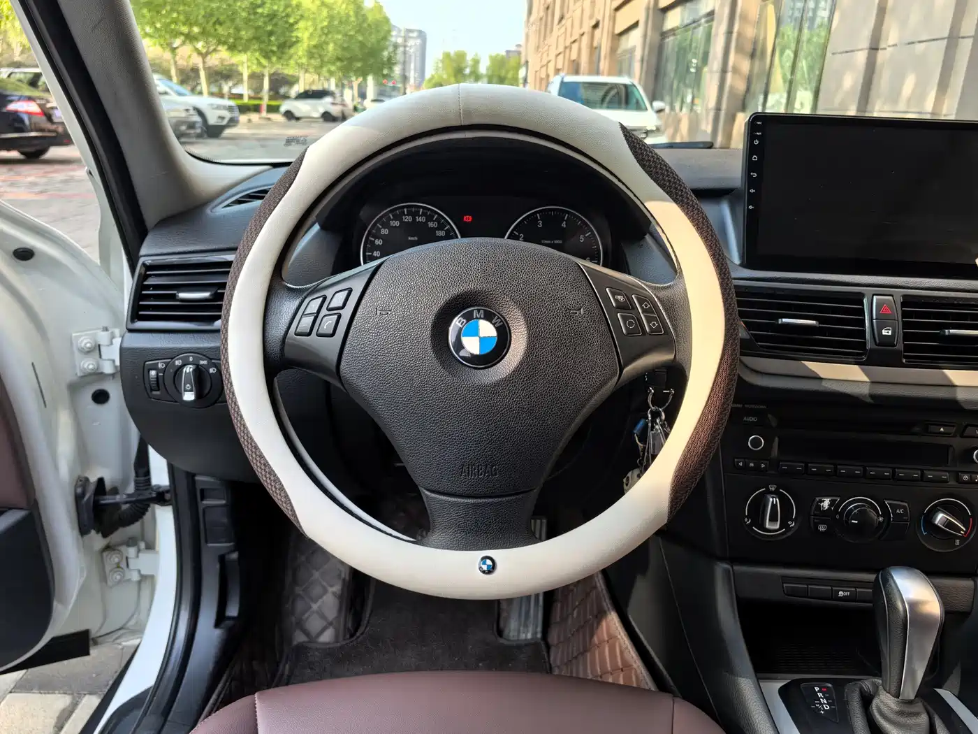 BMW X1 2013 sDrive18i Fashion фото 9