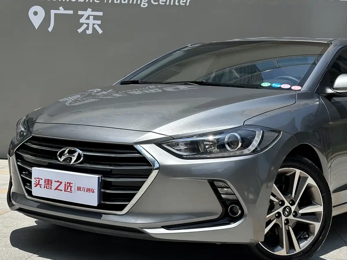 Hyundai Elantra 2016 Model 1.6L Automatic Smart Elite фото 17