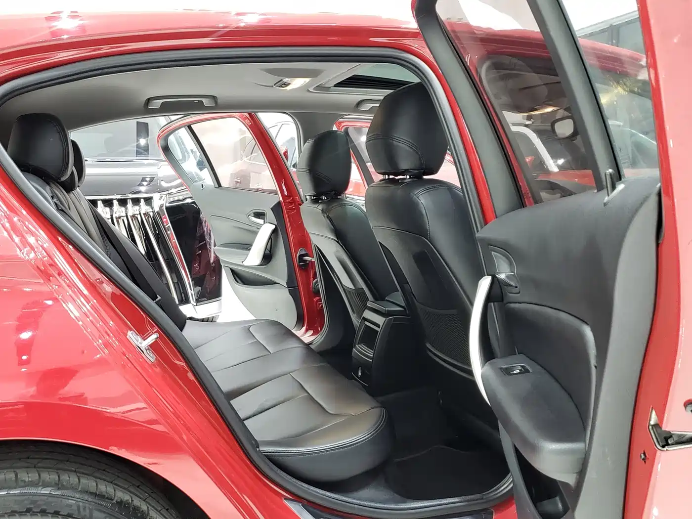 BMW 1 Series (Import) 2015 118i Leading фото 8