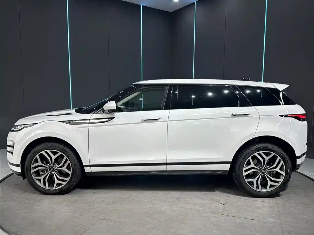 Land Rover Range Rover Evoque 2023 Range Rover Evoque L 249PS Luxury Edition фото 23