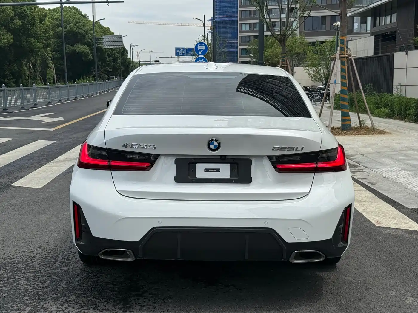BMW 3 Series 2023 320Li M Sport Package фото 5
