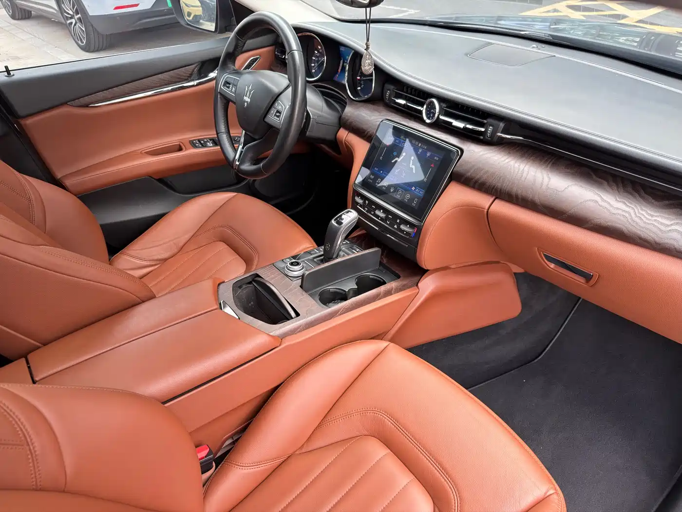 Фото 13 - Maserati Quattroporte