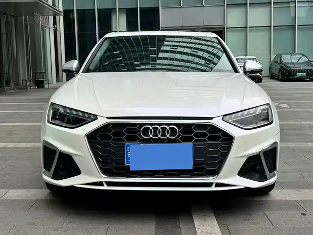 Audi A4L 2020