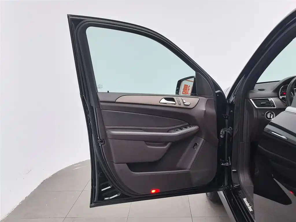 Mercedes-Benz GLE 2018 GLE 320 4MATIC Dynamic Ultimate Edition фото 16