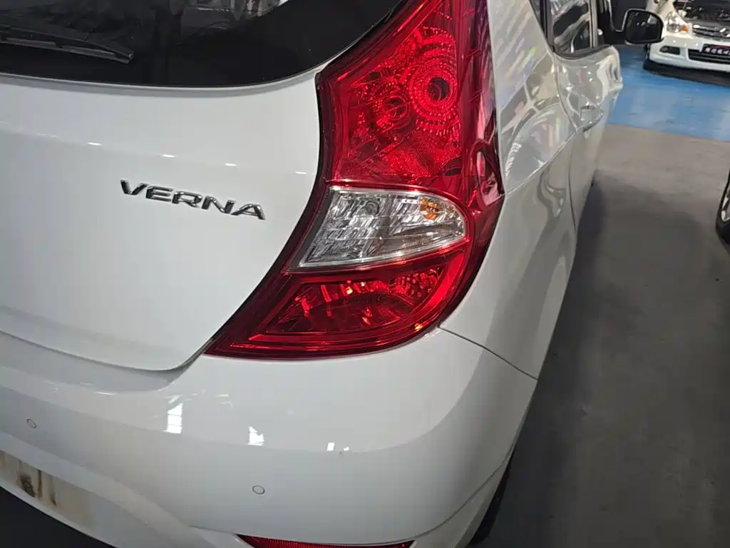 Hyundai Reina 2016 2014 Model 1.4L Automatic GLX