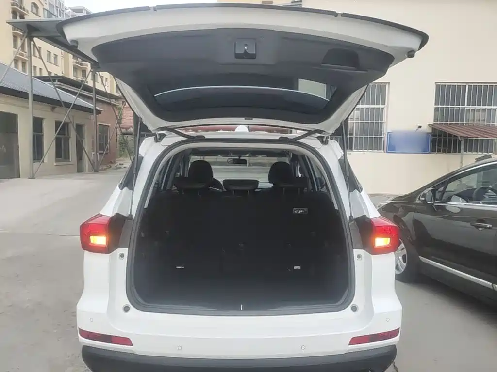 Фото 19 - Haval M6