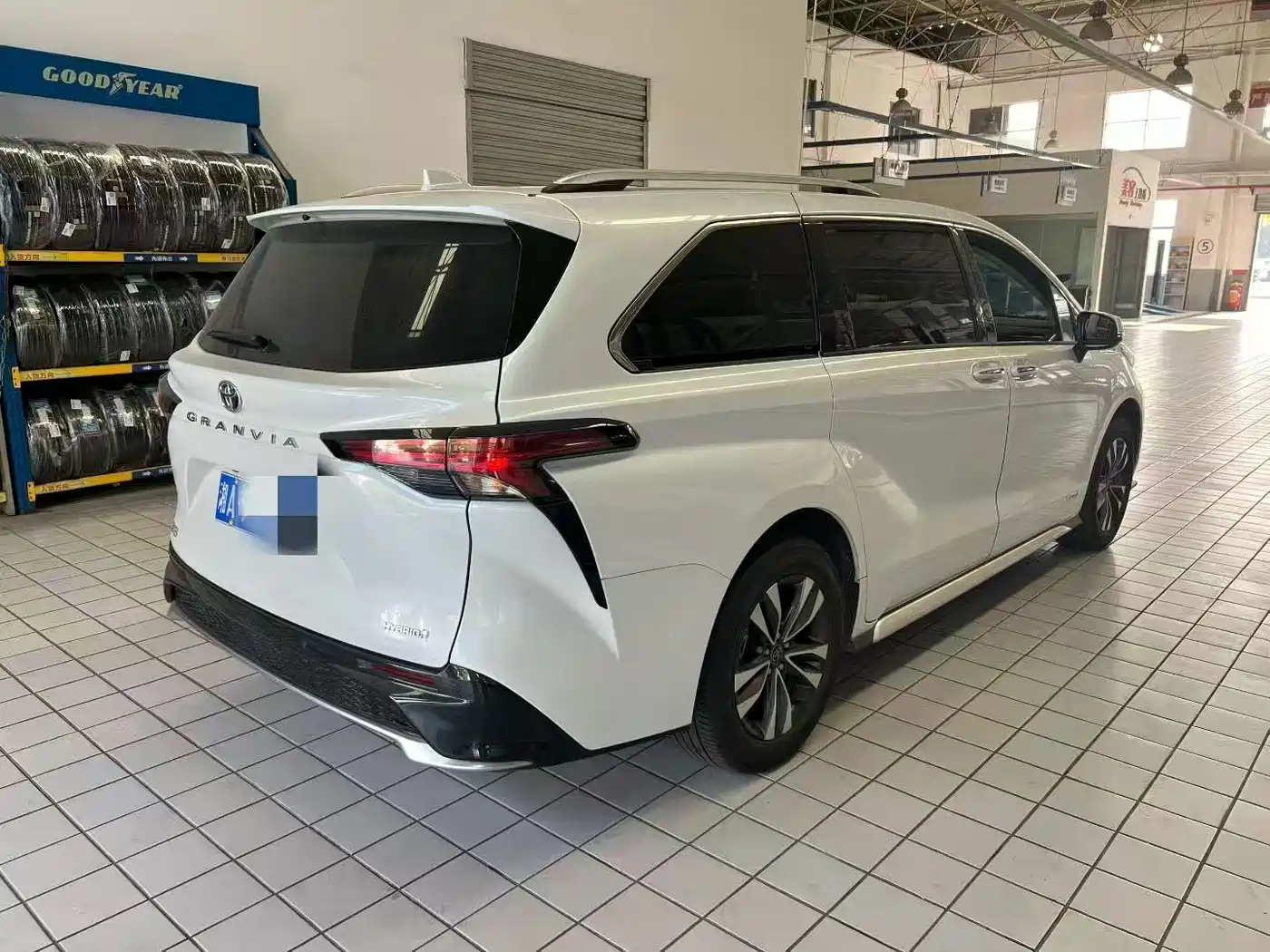 Toyota Granvia 2024 2024 2.5L Hybrid Comfort