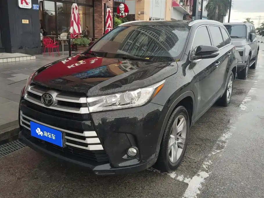 TOYOTA HIGHLANDER
