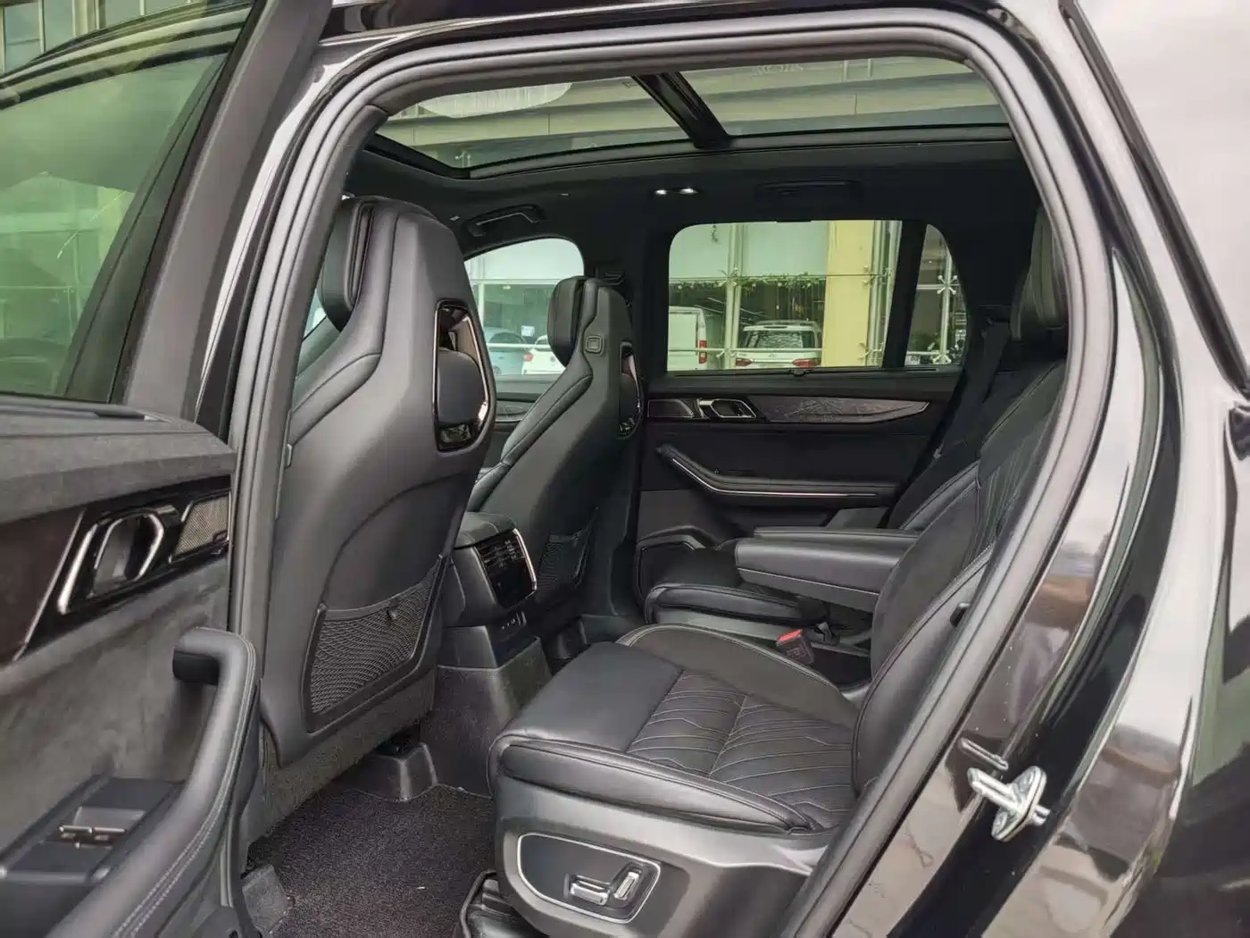 Lynk & Co 09 EM-P 2021 2.0T PHEV Ultra 6-seater фото 13
