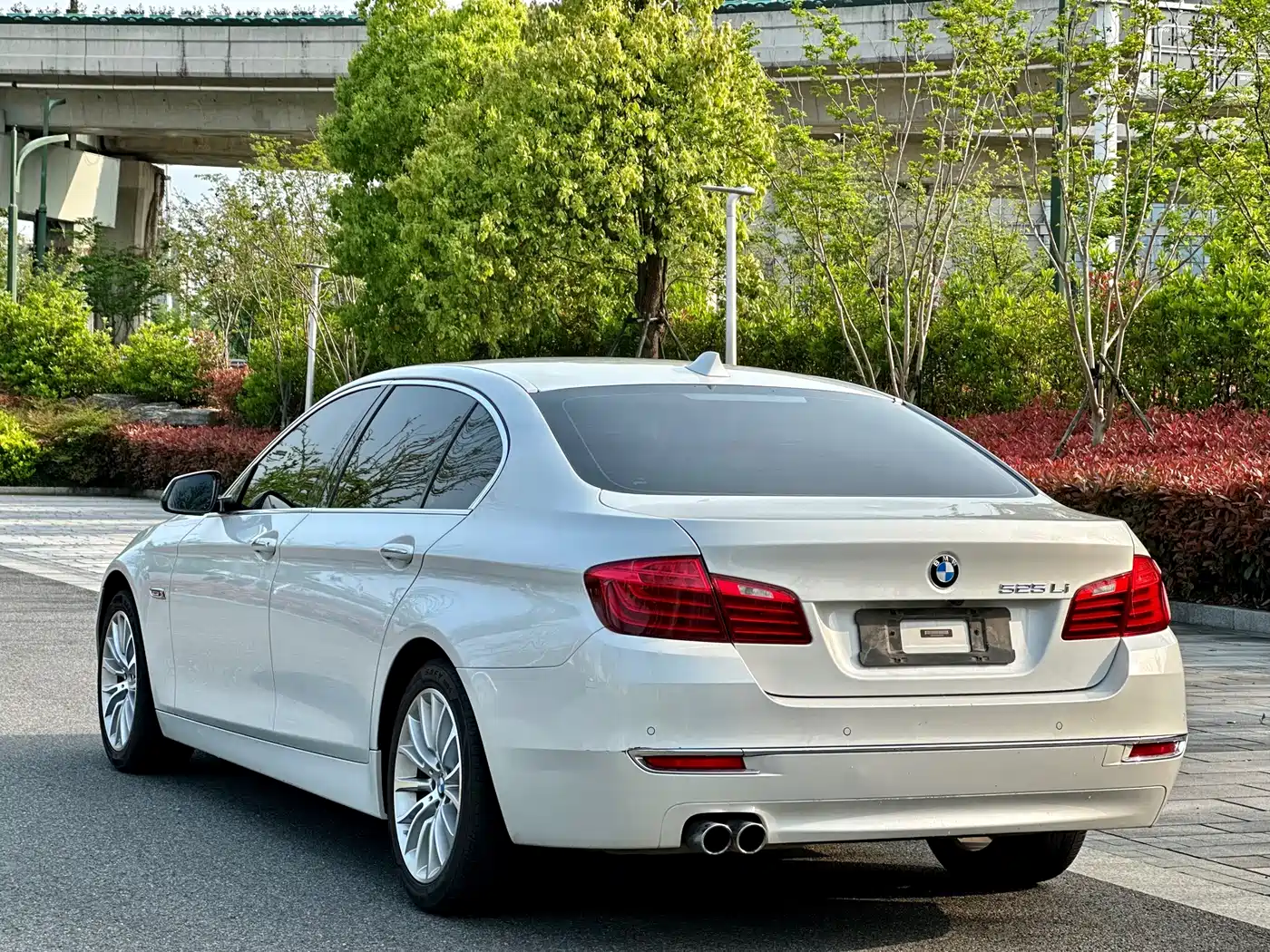 BMW 5 Series 2017 525Li Luxury Design Package фото 4