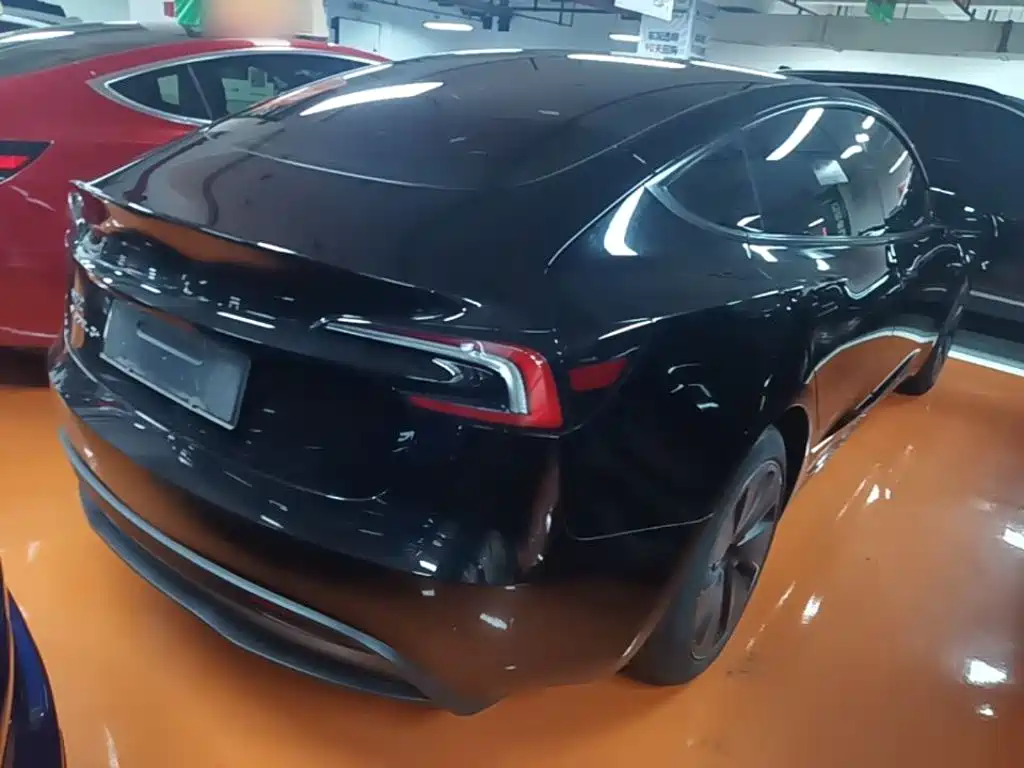 Фото 7 - Tesla Model 3