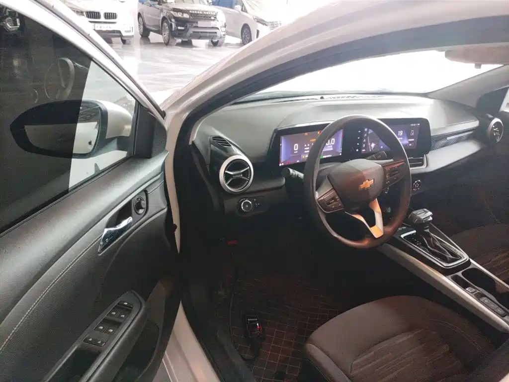 CHEVROLET CRUZE