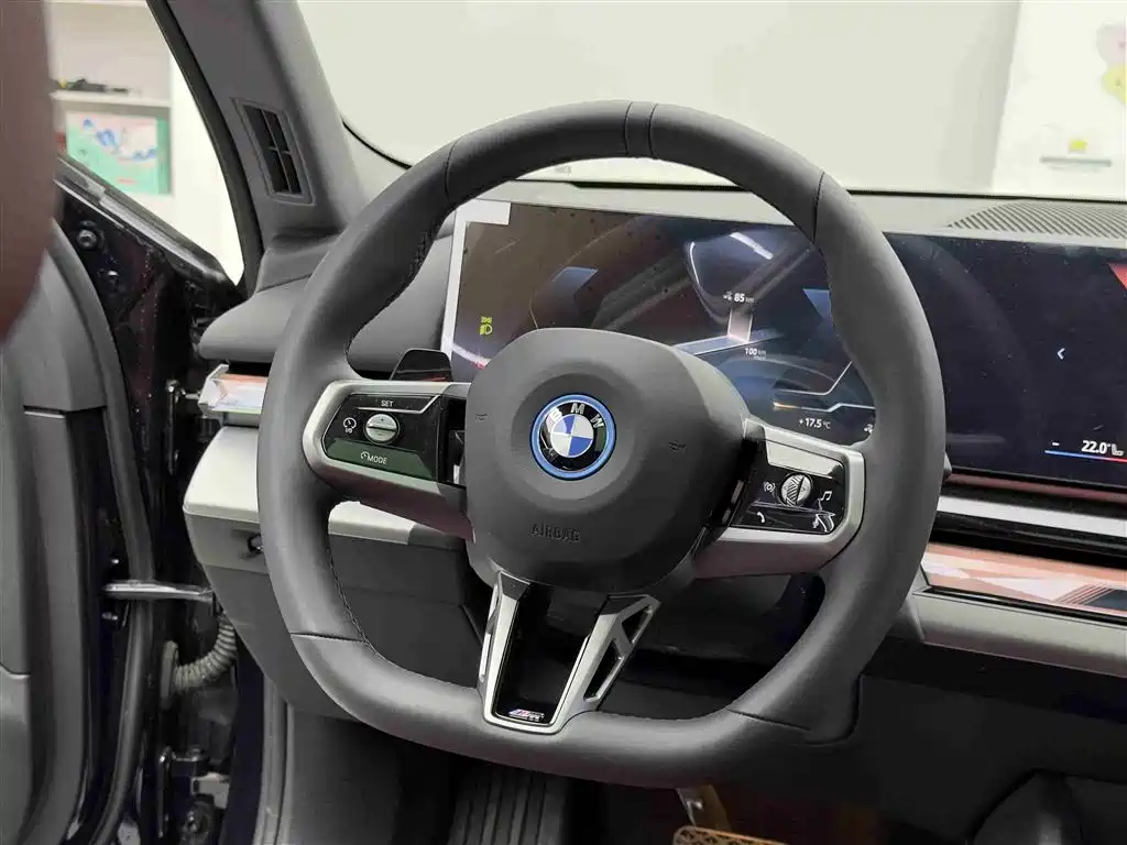 BMW I5