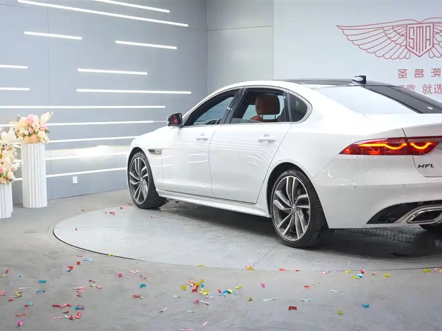 JAGUAR XFL